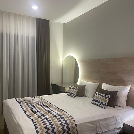 יירבאן 4Guest Hotel מראה חיצוני תמונה