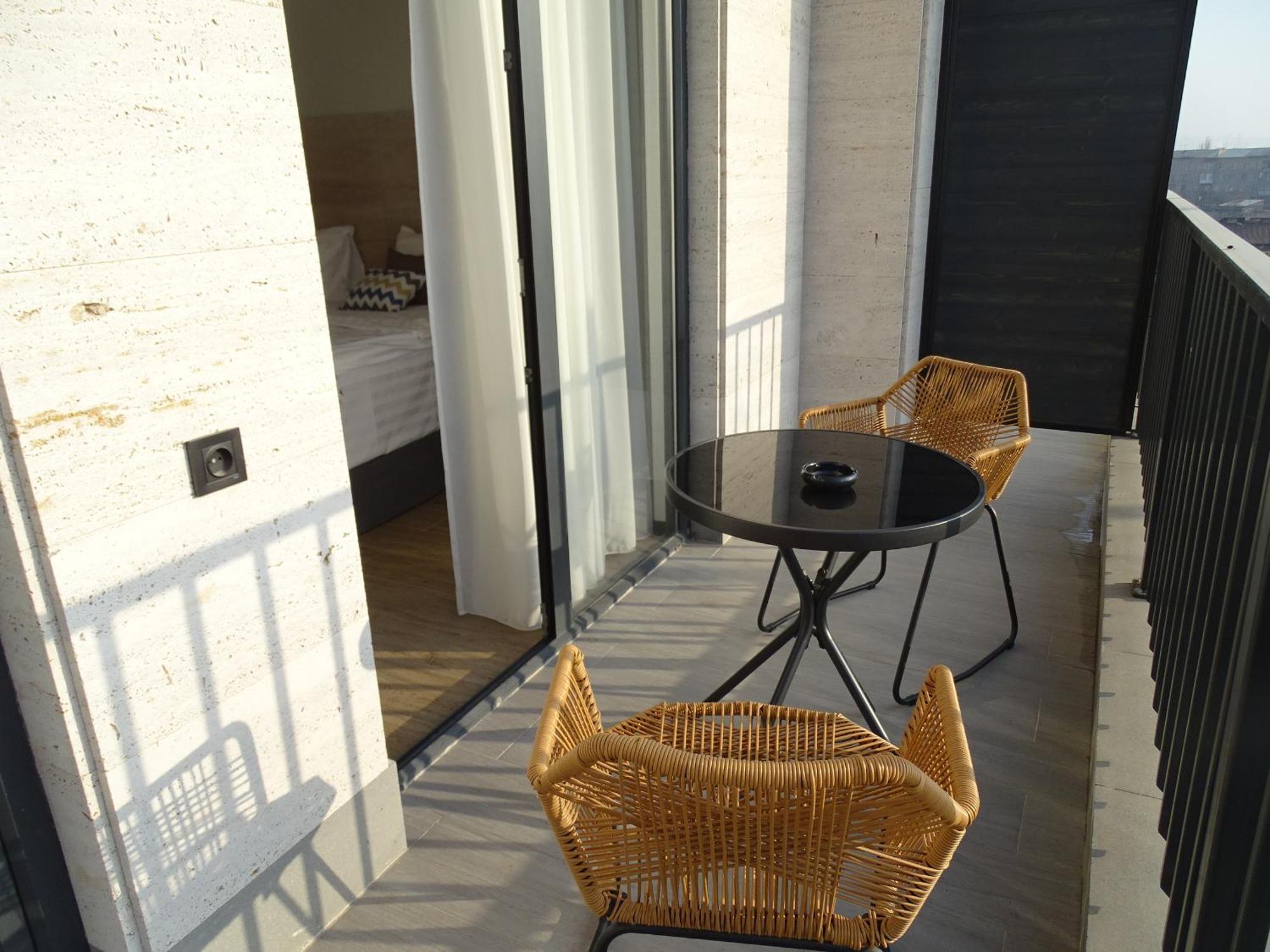 יירבאן 4Guest Hotel מראה חיצוני תמונה