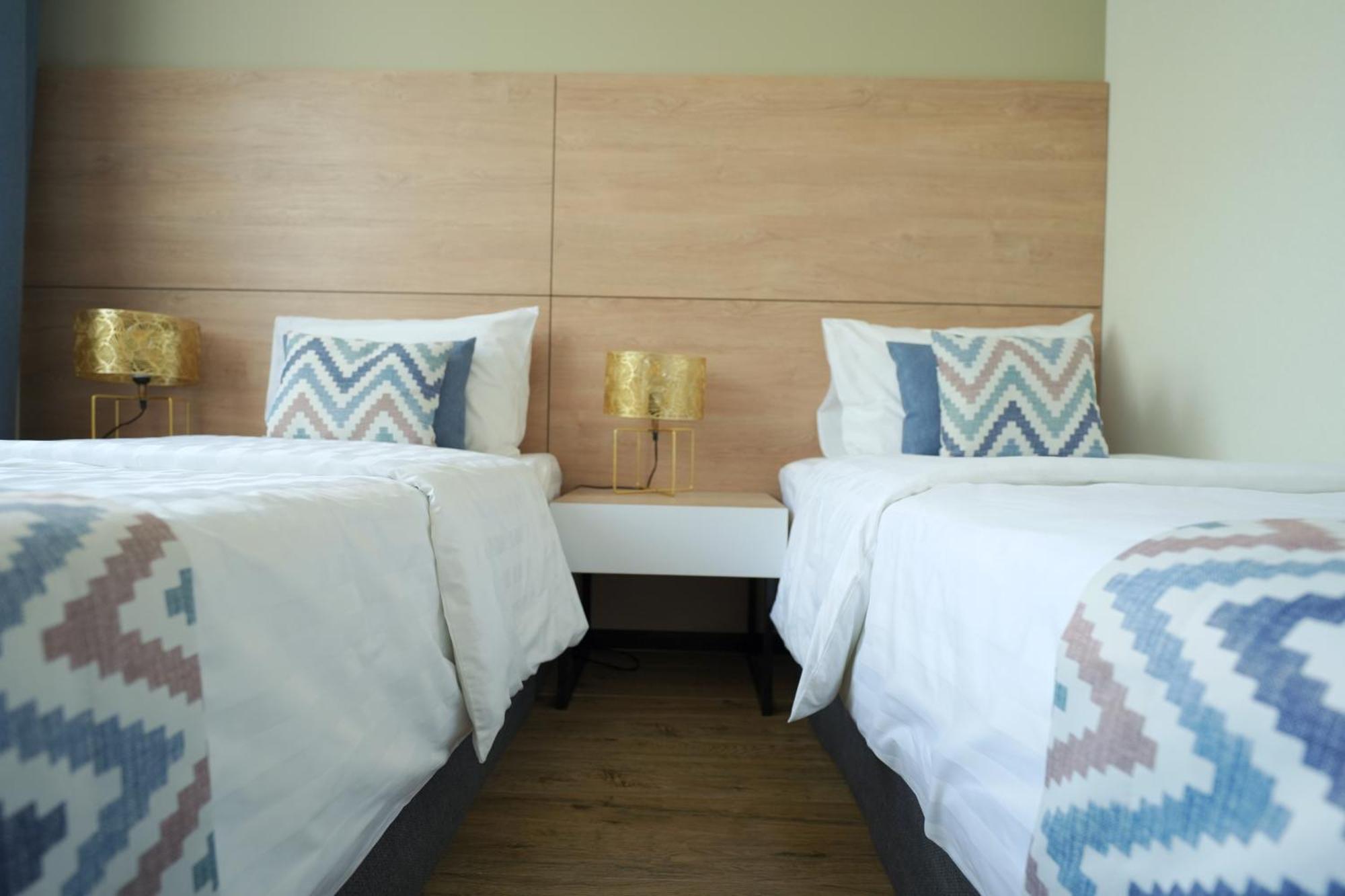 יירבאן 4Guest Hotel מראה חיצוני תמונה
