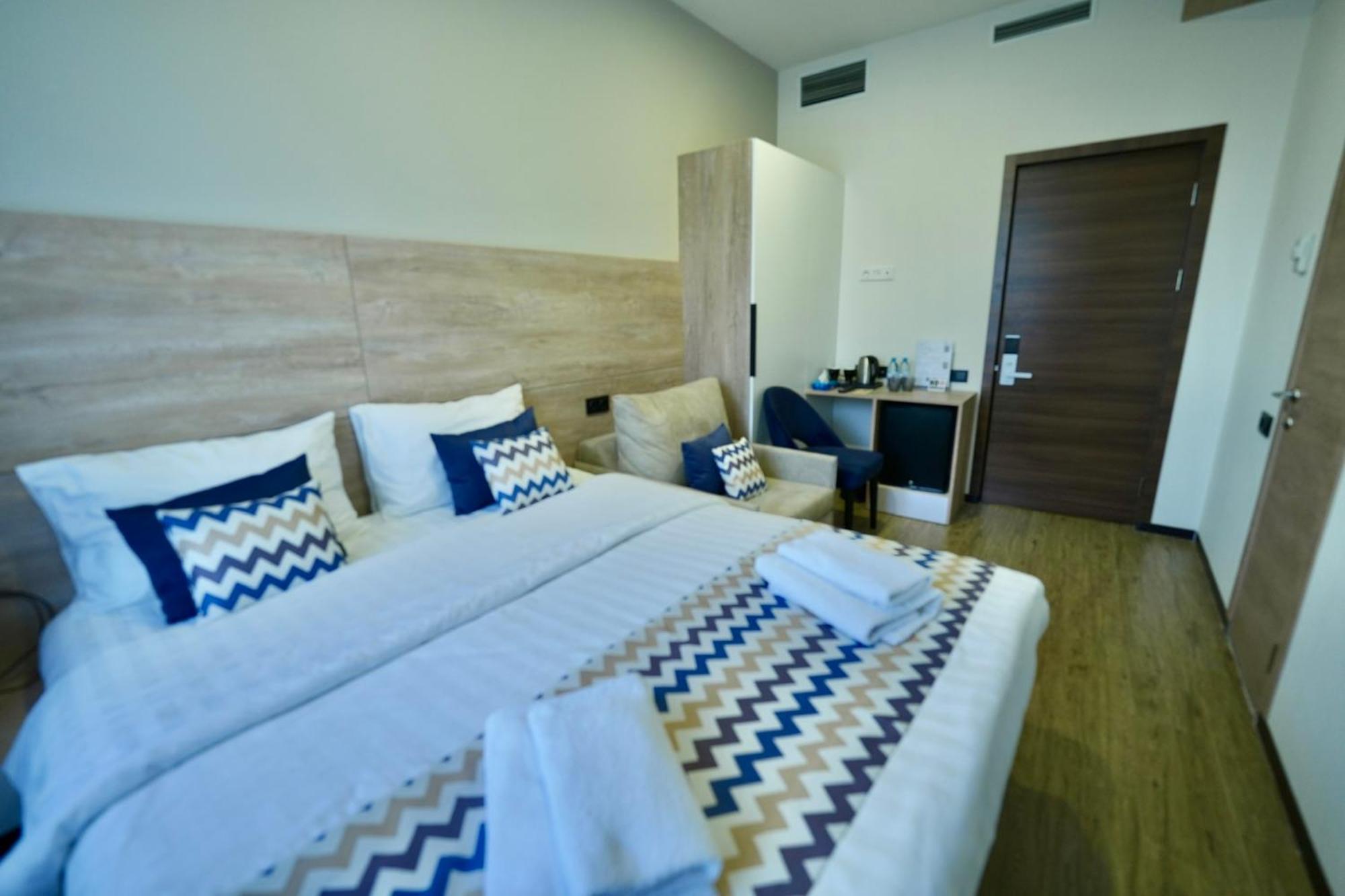 יירבאן 4Guest Hotel מראה חיצוני תמונה