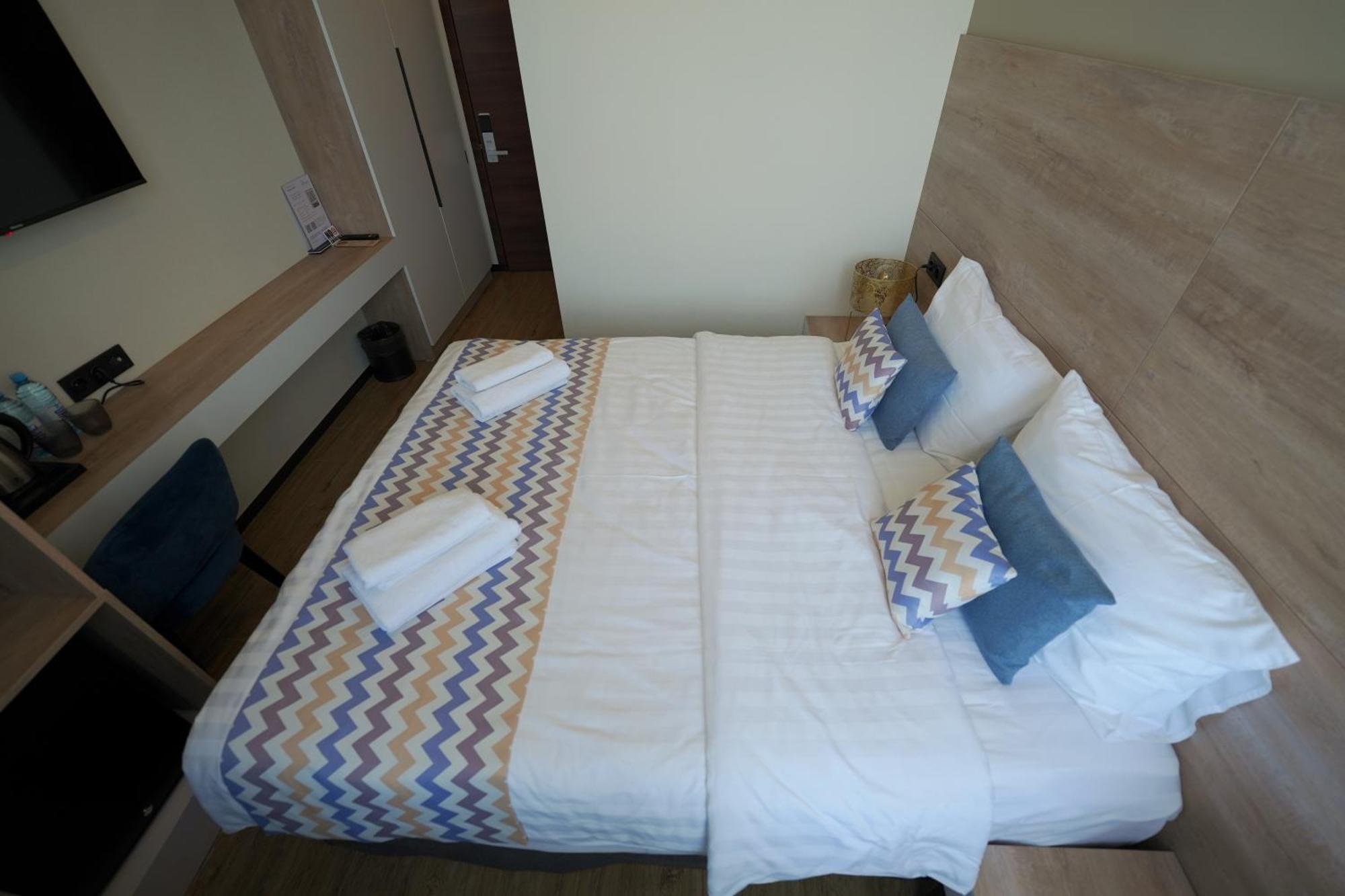 יירבאן 4Guest Hotel מראה חיצוני תמונה