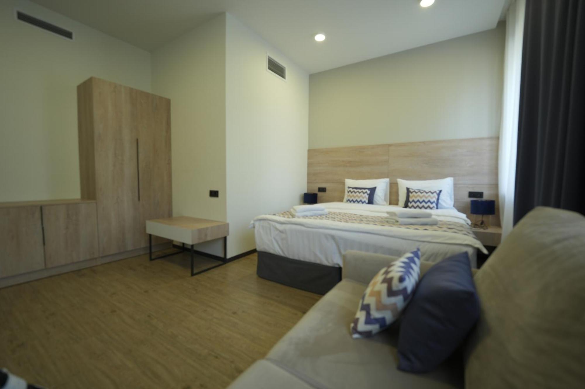יירבאן 4Guest Hotel מראה חיצוני תמונה