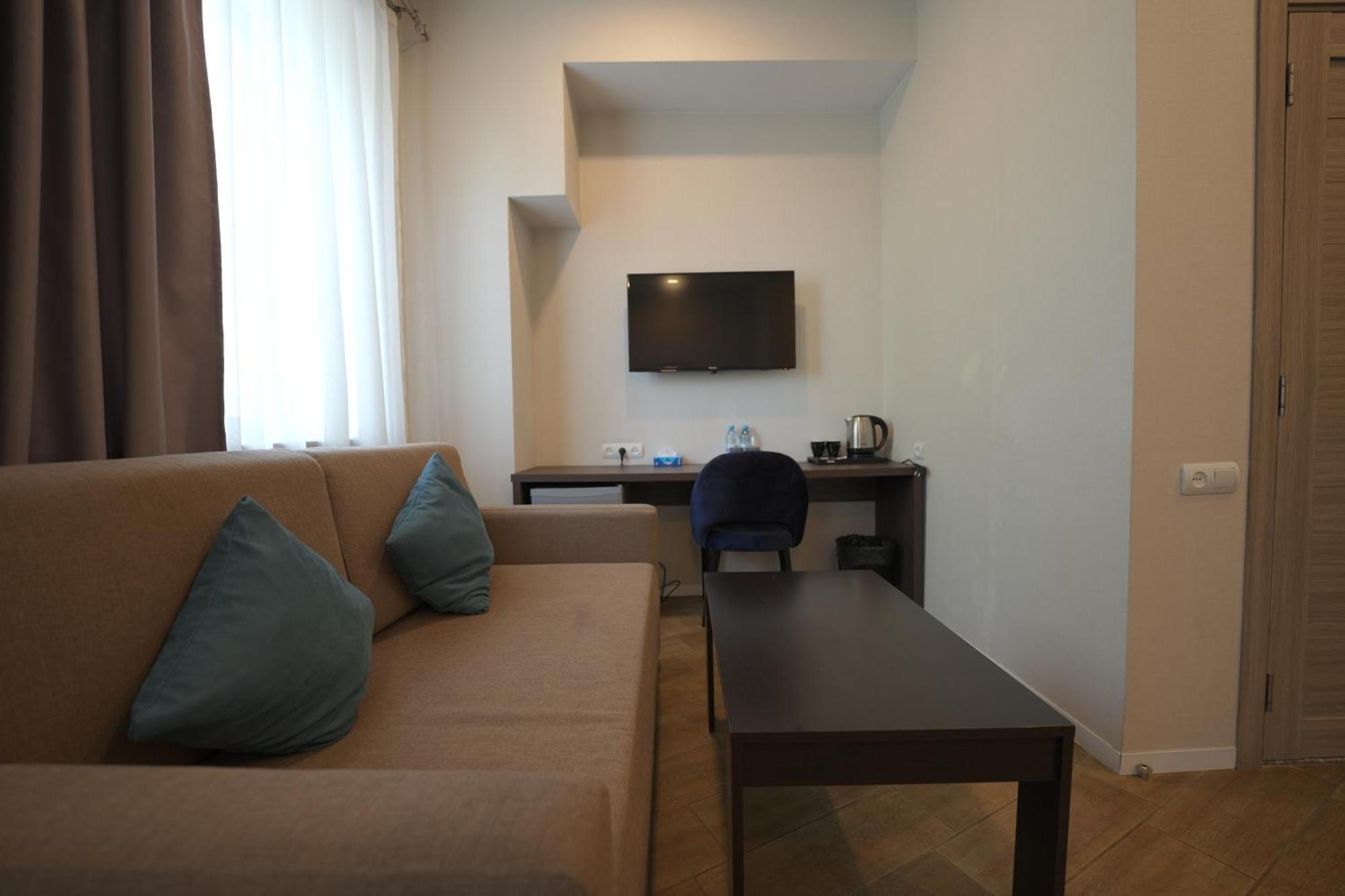 יירבאן 4Guest Hotel מראה חיצוני תמונה