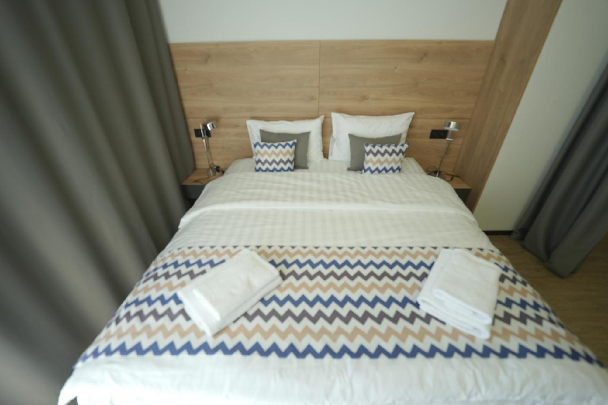יירבאן 4Guest Hotel מראה חיצוני תמונה