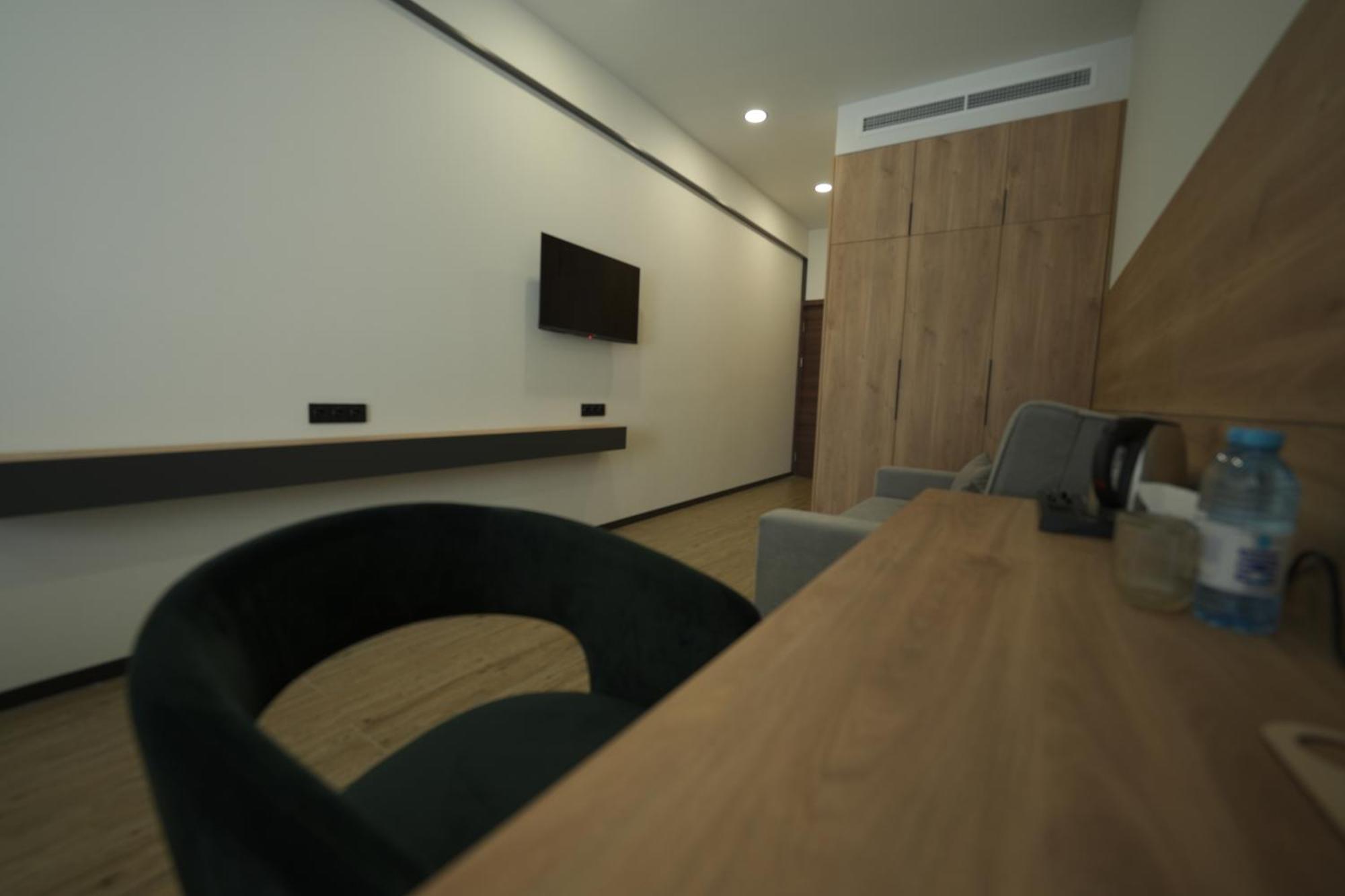 יירבאן 4Guest Hotel מראה חיצוני תמונה