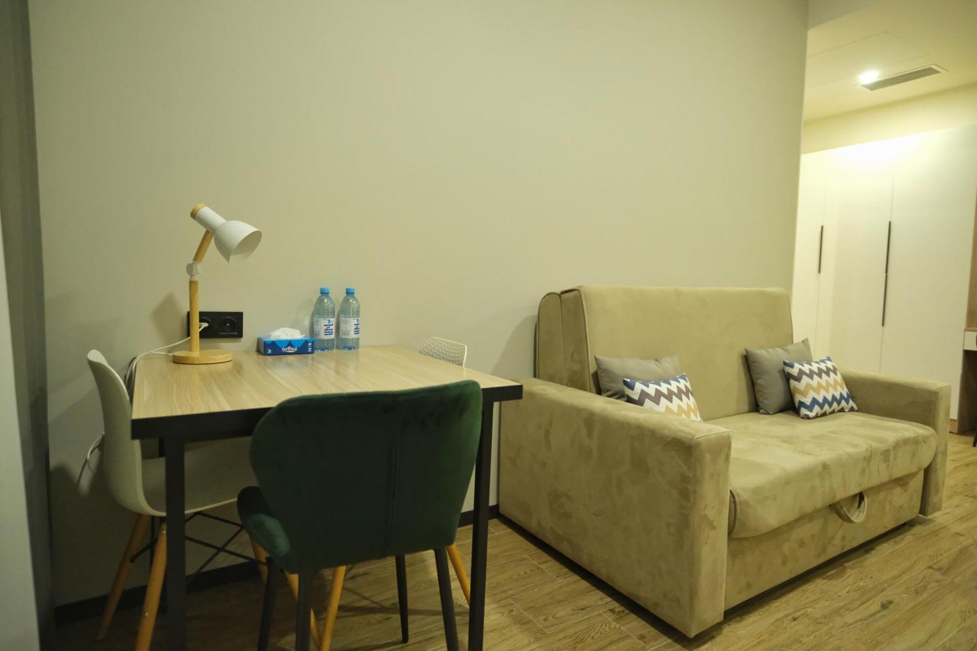 יירבאן 4Guest Hotel מראה חיצוני תמונה
