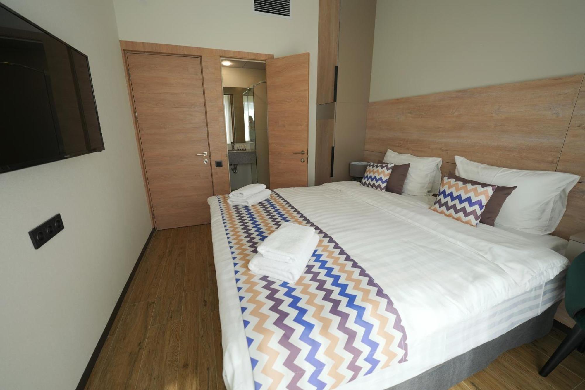 יירבאן 4Guest Hotel מראה חיצוני תמונה